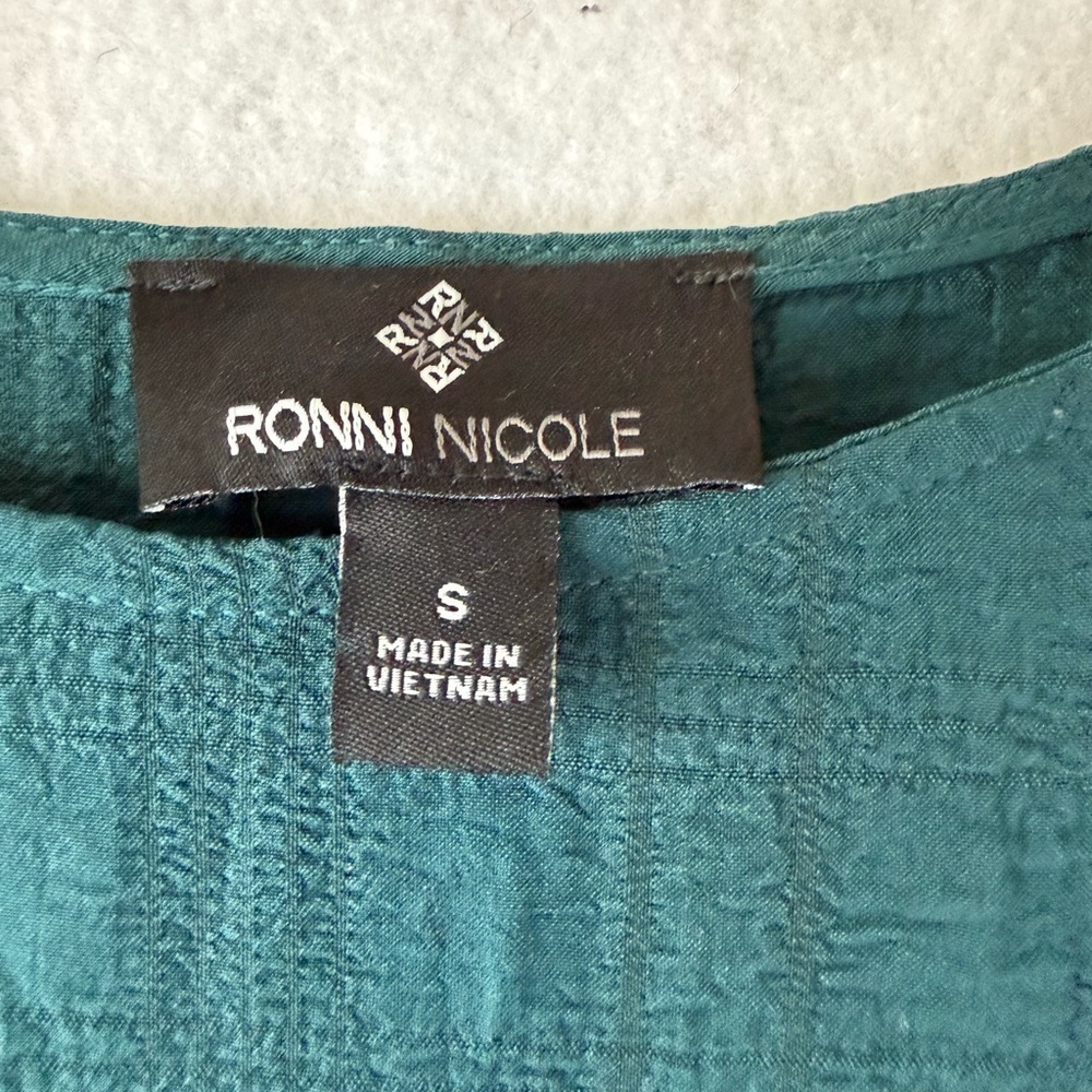 Ronni Nicole Women's Drop Waist Long Sleeve Green Dress S‎ Minimalist Preppy - Picture 5 of 9